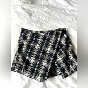 Brandy Melville skort